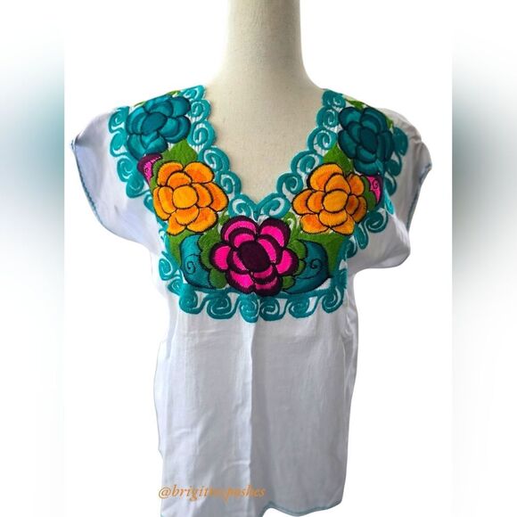 HANDMADE Traditional Embroidered Mexican Blouse - Picture 1 of 10